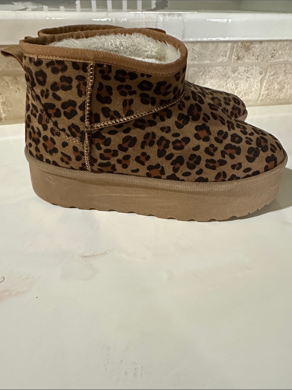 Mudd Brand, Leopard Print Women’s Size 8 Boot Slippers - Faux Fur Lined